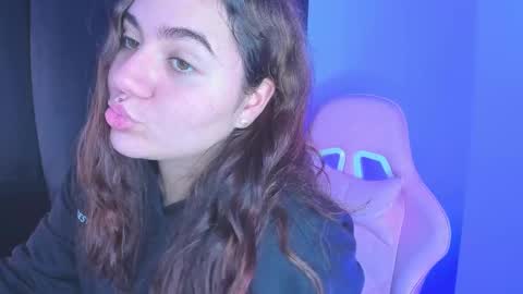 Snapshot of isarhodes_ chatting on 21, 12, 2024 Isa online show from 21, 12, 2024