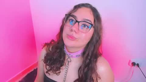 Snapshot of isarhodes_ chatting on 2, 1, 2025 Isa online show from 2, 1, 2025