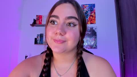 Snapshot of isarhodes_ chatting on 9, 10, 2025 Isa online show from 9, 10, 2025