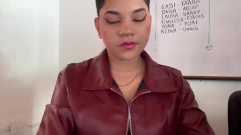 Snapshot of ise_lunny chatting on 17, 9, 2025 isabela online show from 17, 9, 2025