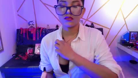 Snapshot of ise_lunny chatting on 4, 10, 2025 isabela online show from 4, 10, 2025