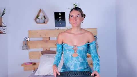 Snapshot of ishabellalopez chatting on 3, 1, 2025 ishabellalopez online show from 3, 1, 2025