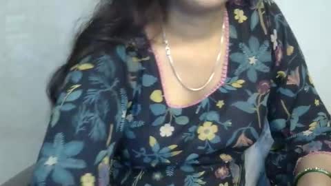 Snapshot of ishika_ishu chatting on 10, 9, 2025 ishika_ishu online show from 10, 9, 2025