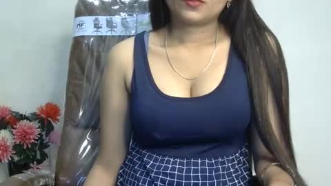 Snapshot of ishika_ishu chatting on 6, 10, 2025 ishika_ishu online show from 6, 10, 2025