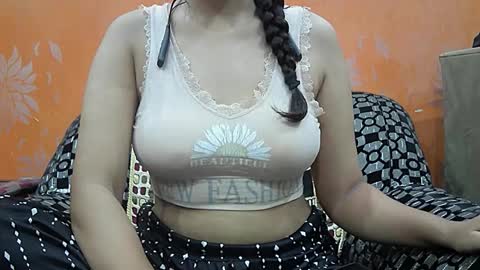 ishika_singh_ online show from 17, 9, 2025