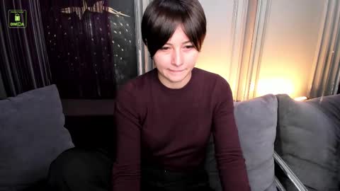 Snapshot of ishtardivine chatting on 17, 11, 2025 Ishtar online show from 17, 11, 2025