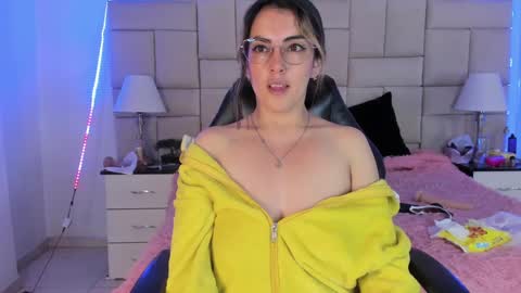 Snapshot of isis_loveyes_ chatting on 21, 12, 2024 Pauli online show from 21, 12, 2024