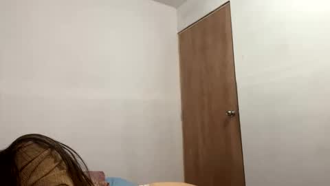 Snapshot of isis_pink chatting on 21, 12, 2024 Alaya online show from 21, 12, 2024