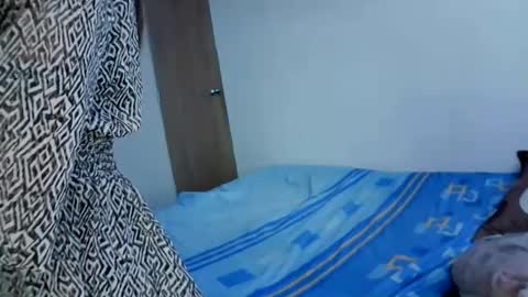 Snapshot of isis_pink chatting on 14, 1, 2025 Alaya online show from 14, 1, 2025