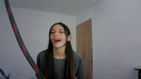 Snapshot of isis_pink chatting on 26, 1, 2025 Alaya online show from 26, 1, 2025