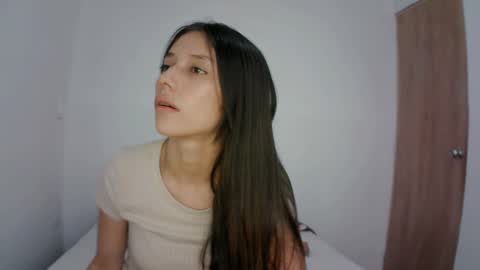 Snapshot of isis_pink chatting on 30, 1, 2025 Alaya online show from 30, 1, 2025
