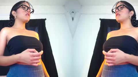 Snapshot of isis_valen chatting on 3, 12, 2025 isis_valen online show from 3, 12, 2025