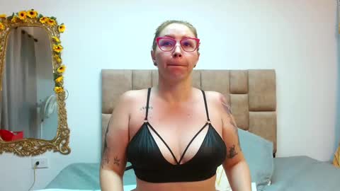 isisduzan online show from 12, 2, 2025