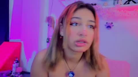 Isisjones18 online show from 27, 11, 2025