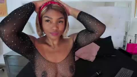 Vanessa online show from 30, 6, 2026