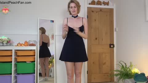 Lou  Peaches online show from 10, 10, 2025