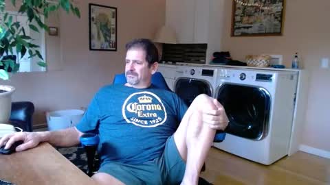 Snapshot of islandguy70 chatting on 4, 1, 2025 Jim online show from 4, 1, 2025