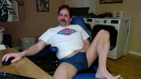 Snapshot of islandguy70 chatting on 19, 1, 2025 Jim online show from 19, 1, 2025