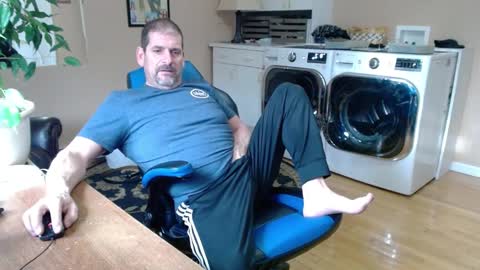 Snapshot of islandguy70 chatting on 2, 2, 2025 Jim online show from 2, 2, 2025