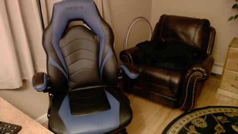 Snapshot of islandguy70 chatting on 28, 2, 2025 Jim online show from 28, 2, 2025