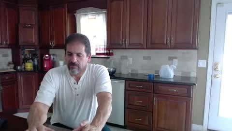 Snapshot of islandguy70 chatting on 23, 9, 2025 Jim online show from 23, 9, 2025