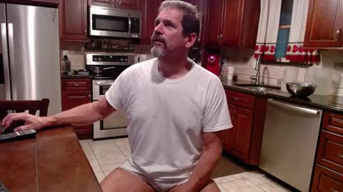 Snapshot of islandguy70 chatting on 25, 9, 2025 Jim online show from 25, 9, 2025