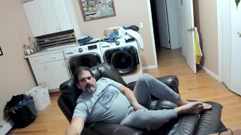 Snapshot of islandguy70 chatting on 15, 11, 2025 Jim online show from 15, 11, 2025