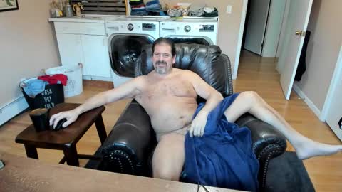 Snapshot of islandguy70 chatting on 27, 11, 2025 Jim online show from 27, 11, 2025