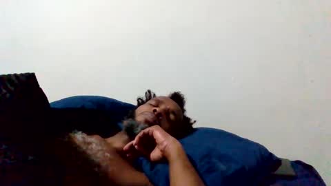 Snapshot of islandmaker chatting on 12, 10, 2025 islandmaker online show from 12, 10, 2025