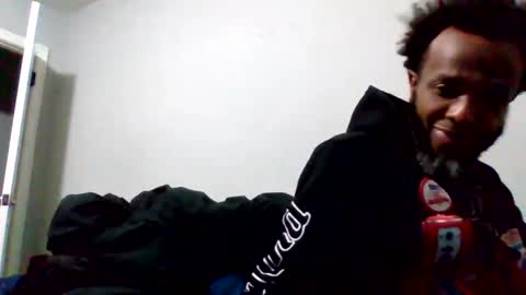 Snapshot of islandmaker chatting on 13, 10, 2025 islandmaker online show from 13, 10, 2025