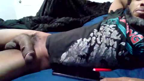 Snapshot of islandmaker chatting on 28, 10, 2025 islandmaker online show from 28, 10, 2025