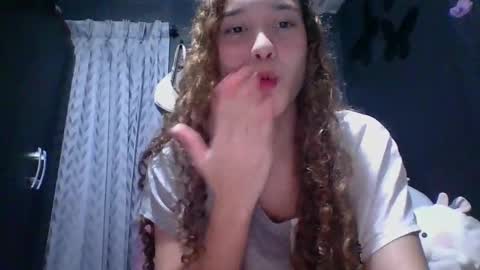 Snapshot of issa30213 chatting on 5, 3, 2025 Issa online show from 5, 3, 2025