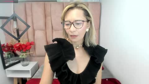 ISSA MILF online show from 4, 6, 2026