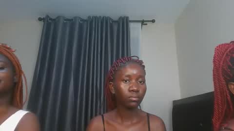 Snapshot of issa_sky1 chatting on 14, 12, 2025 Sky online show from 14, 12, 2025