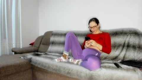 Issabelle online show from 8, 2, 2025