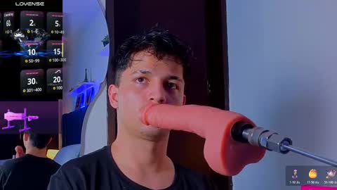 Snapshot of issac_james chatting on 8, 11, 2025 Issac online show from 8, 11, 2025