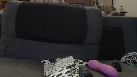 issazorro online show from 6, 2, 2025