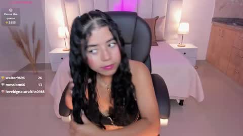 issi_loren online show from 23, 9, 2025