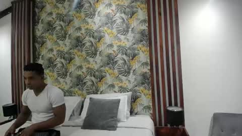 Italo Moore online show from 19, 9, 2025