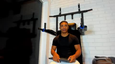 Italo Moore online show from 30, 9, 2025