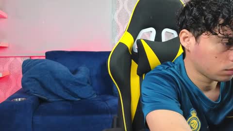 Snapshot of ithan_salvatore chatting on 9, 1, 2025 Ithan and Friends online show from 9, 1, 2025