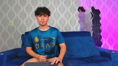 Snapshot of ithan_salvatore chatting on 11, 2, 2025 Ithan and Friends online show from 11, 2, 2025