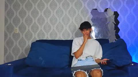 Snapshot of ithan_salvatore chatting on 5, 3, 2025 Ithan and Friends online show from 5, 3, 2025