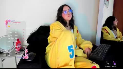 Snapshot of its__angelica_ chatting on 21, 10, 2025 Angelica online show from 21, 10, 2025