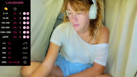 Snapshot of its_lily chatting on 18, 11, 2025 Lily online show from 18, 11, 2025