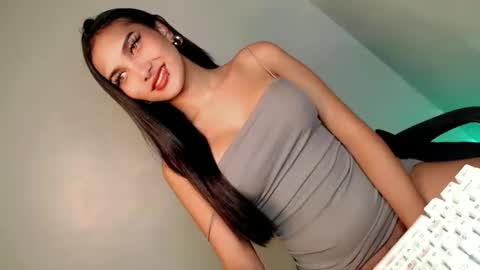 Bella online show from 6, 1, 2025