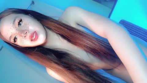 Snapshot of its_me_ezzie chatting on 22, 1, 2025 EZZIE online show from 22, 1, 2025