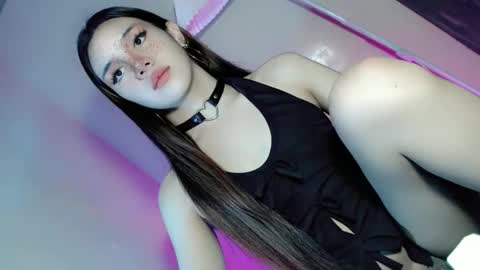 Snapshot of its_me_ezzie chatting on 28, 9, 2025 EZZIE online show from 28, 9, 2025