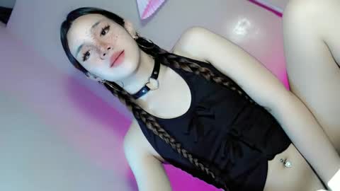 Snapshot of its_me_ezzie chatting on 29, 9, 2025 EZZIE online show from 29, 9, 2025