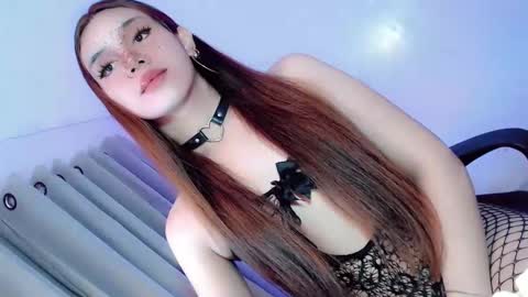 Snapshot of its_me_ezzie chatting on 12, 10, 2025 EZZIE online show from 12, 10, 2025